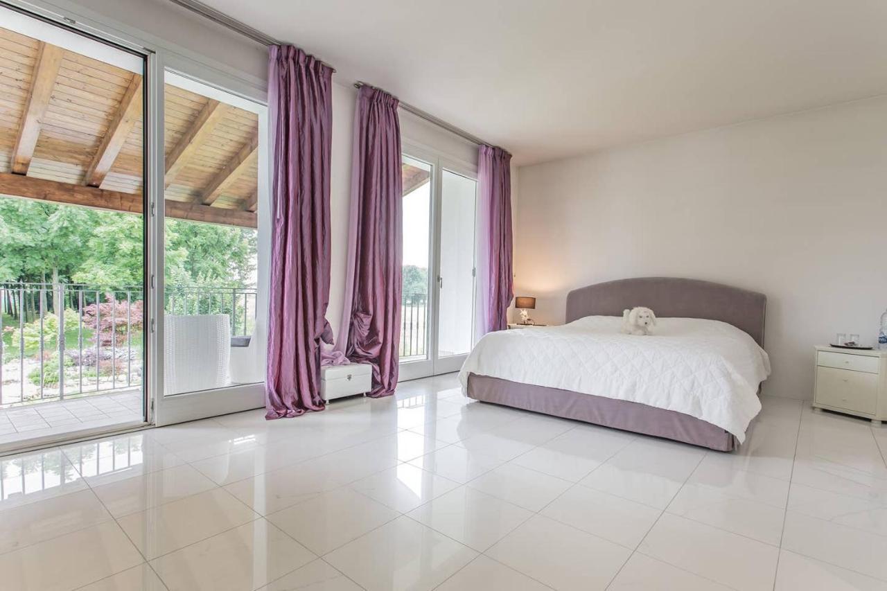 Pool & Garden Villa Lelia มีราโน ภายนอก รูปภาพ