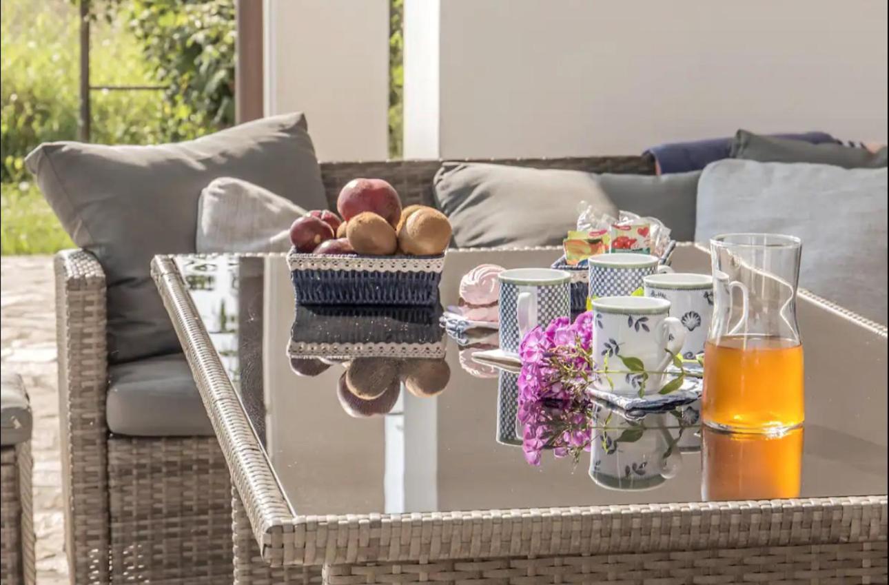 Pool & Garden Villa Lelia มีราโน ภายนอก รูปภาพ